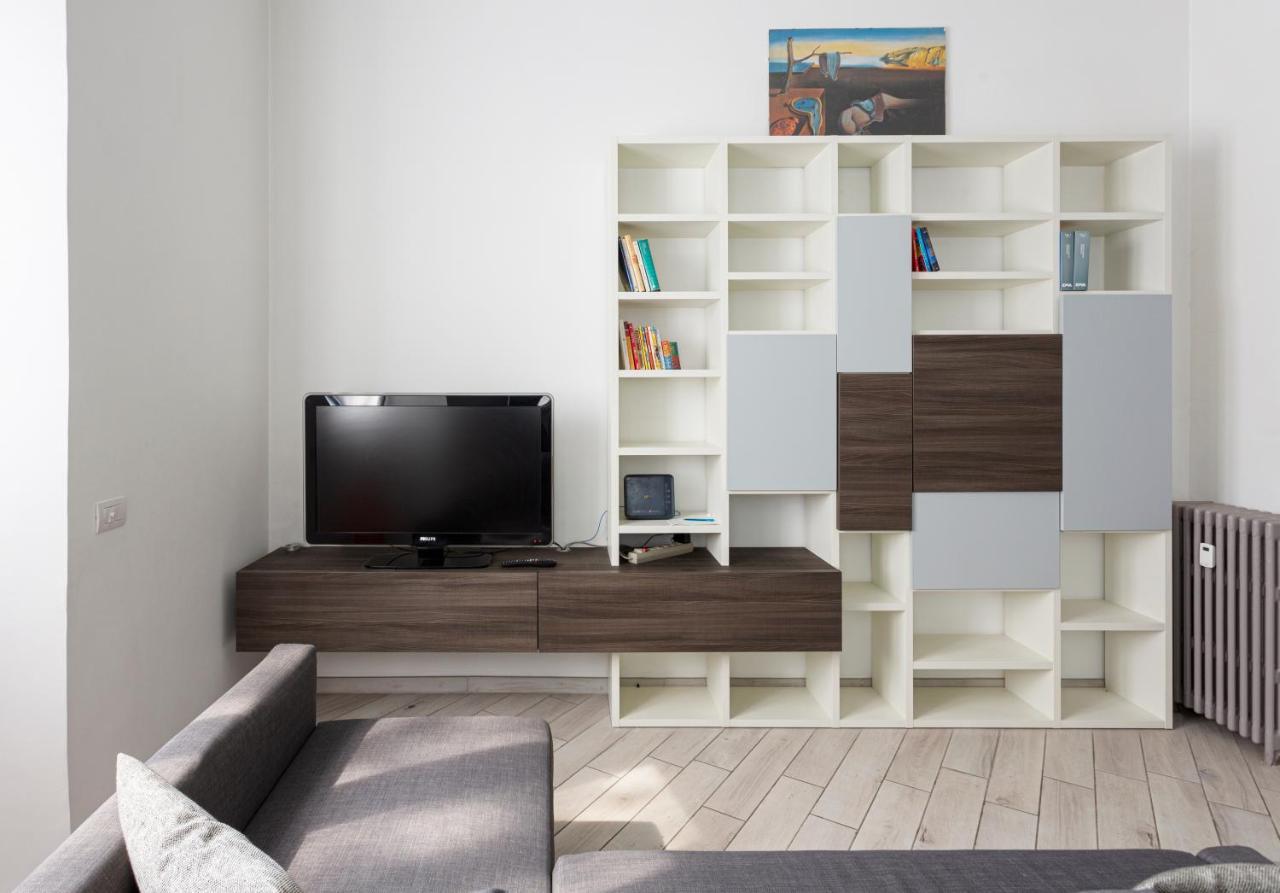 Spacious Retreat Steps From Lambrate Metro- Via Pacini Milano